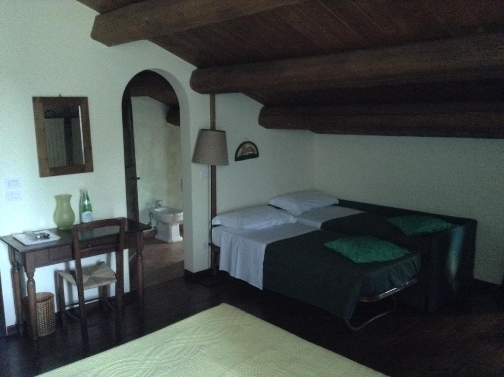 Country House Binnella Cingoli Room photo