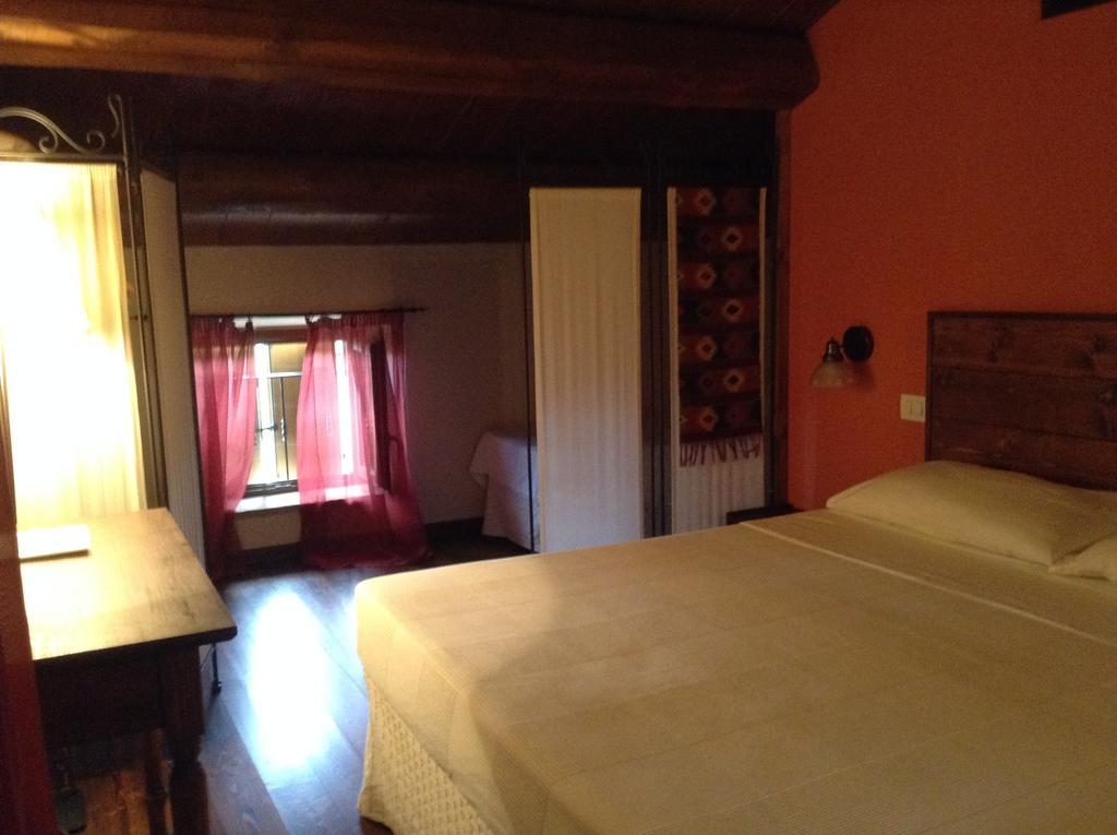 Country House Binnella Cingoli Room photo